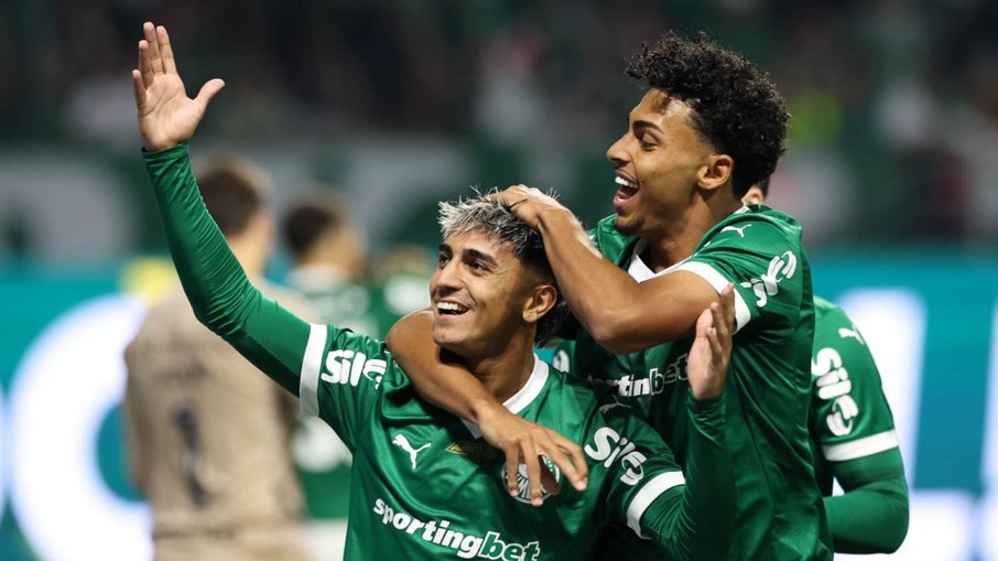Palmeiras precisou de apenas 3 minutos para superar o Grêmio Palmeiras precisou de apenas 3 minutos para superar o Grêmio