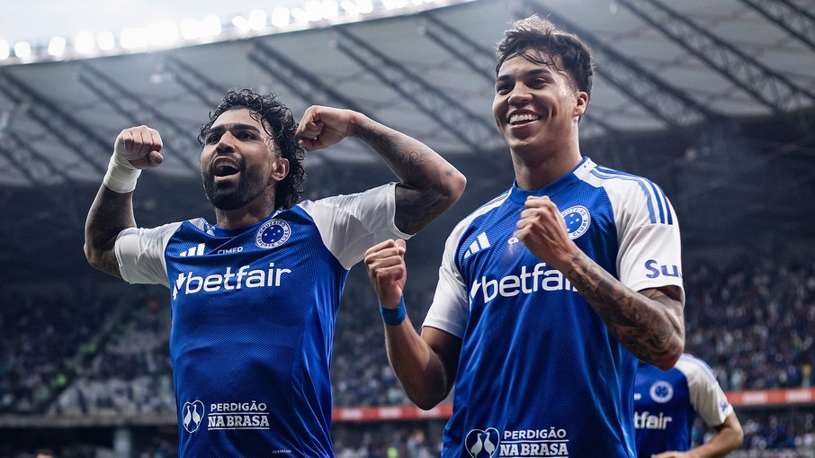 Com escalação alternativa, Cruzeiro vence Juventude e segue líder