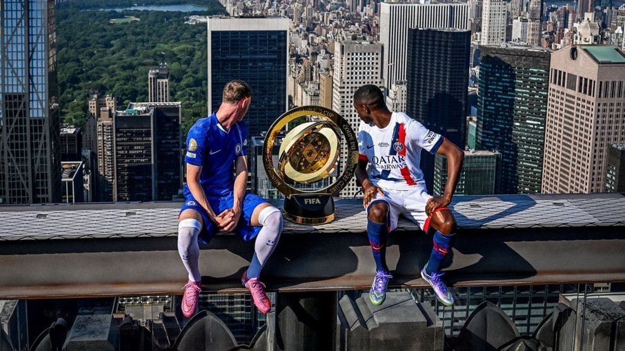 Chelsea e Paris Saint-Germain disputam a taça do Mundial de Clubes na final deste domingo (13) Chelsea e Paris Saint-Germain disputam a taça do Mundial de Clubes na final deste domingo (13)