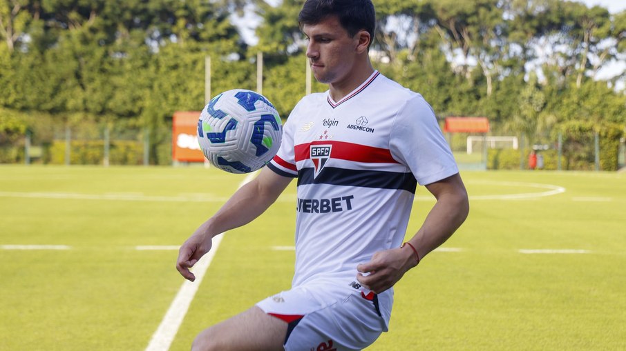 Novo atacante do São Paulo: Tapia já pode jogar o Majestoso