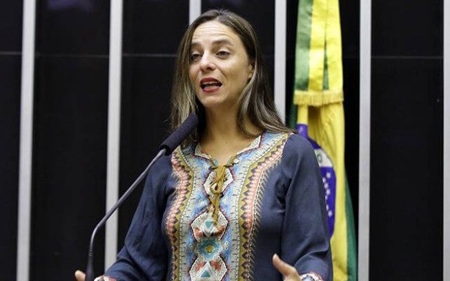 Deputada Fernanda Melchionna (PSOL-RS) Deputada Fernanda Melchionna (PSOL-RS)