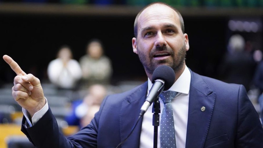 A nomeação para um cargo estadual permitiria ao deputado alegar afastamento por exercício de função pública A nomeação para um cargo estadual permitiria ao deputado alegar afastamento por exercício de função pública