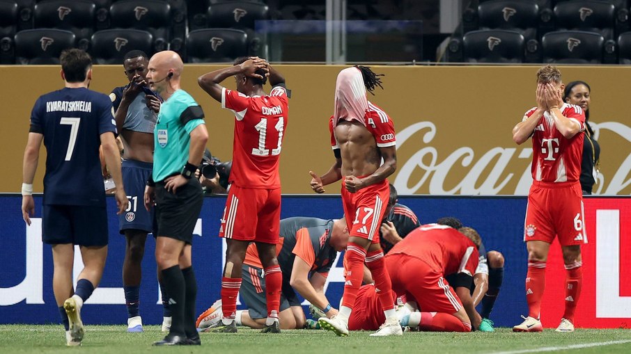 Com dois jogadores a menos, PSG vence Bayern e avança no Mundial