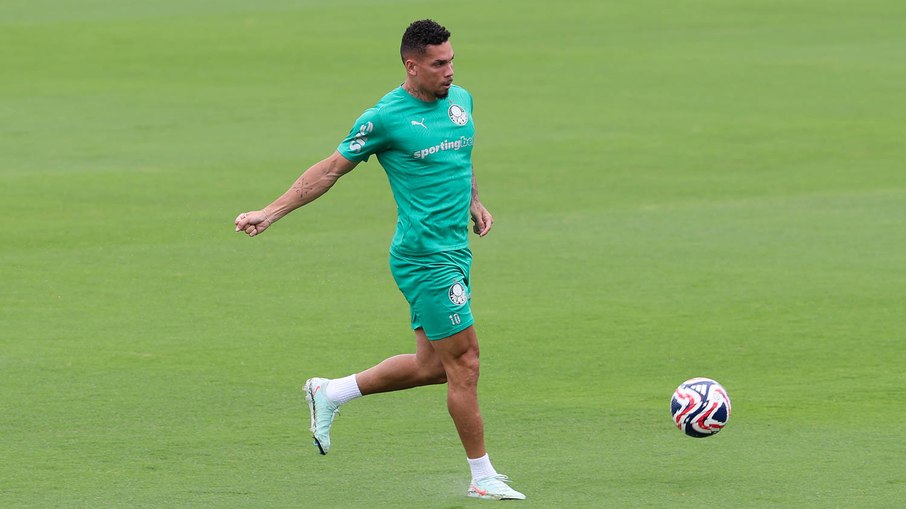 Com Paulinho de volta, Palmeiras retoma preparação no Mundial