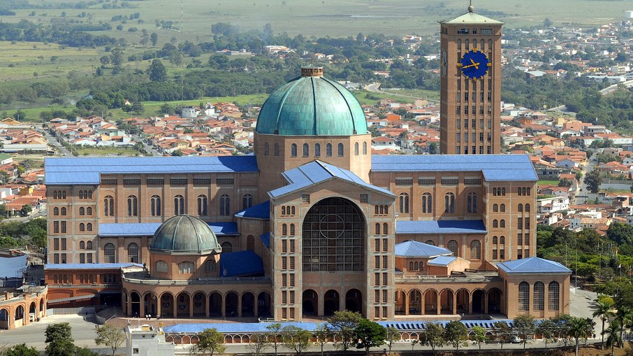 Santuário Nacional de Aparecida, localizado em Aparecida (SP) Santuário Nacional de Aparecida, localizado em Aparecida (SP)