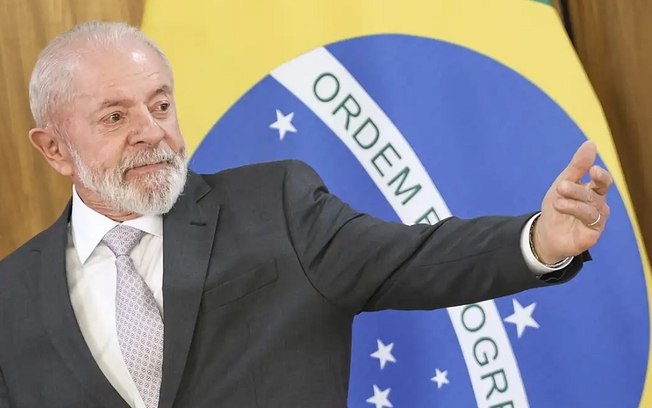 Lula nega aumento de impostos e fala em “diminuir privilégios” Lula nega aumento de impostos e fala em “diminuir privilégios”
