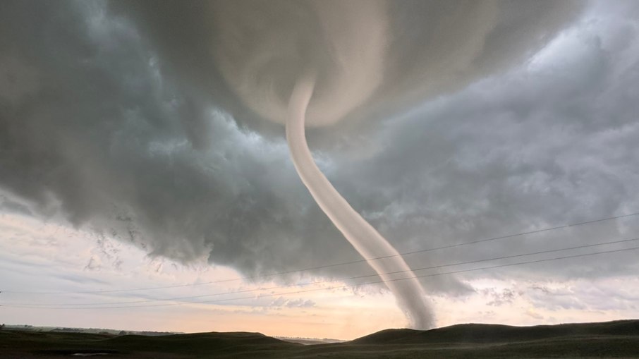 O tornado foi classificado como EF3, com ventos entre 218 km/h e 266 km/h O tornado foi classificado como EF3, com ventos entre 218 km/h e 266 km/h
