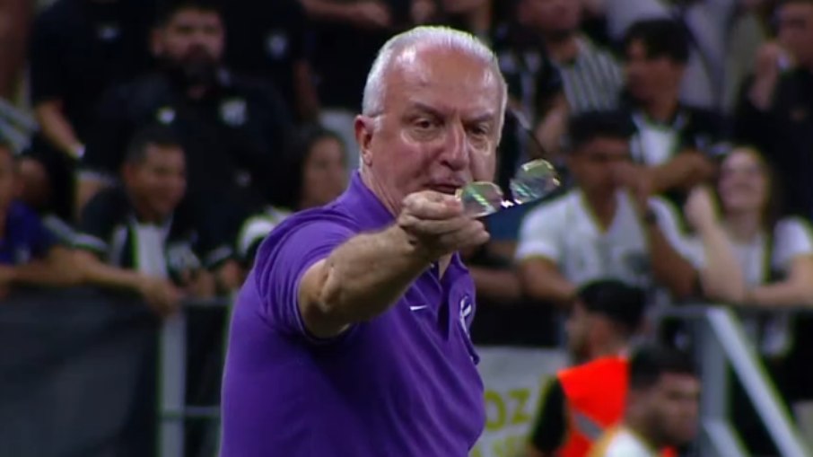 Dorival Júnior se revoltou com a arbitragem em Corinthians x Ceará