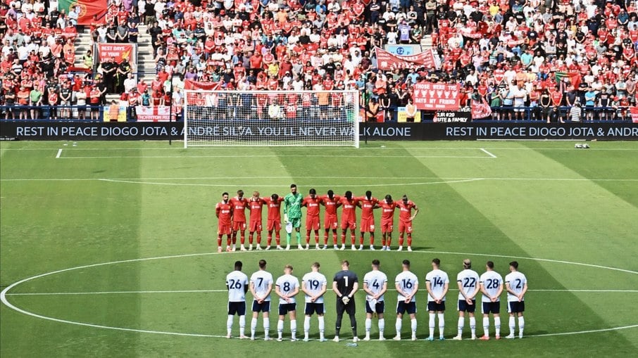 Primeira partida do Liverpool tem homenagens a Diogo Jota Primeira partida do Liverpool tem homenagens a Diogo Jota