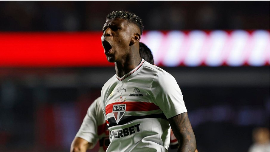 Melhorou? Como era o São Paulo quando Arboleda estreou há 8 anos Melhorou? Como era o São Paulo quando Arboleda estreou há 8 anos