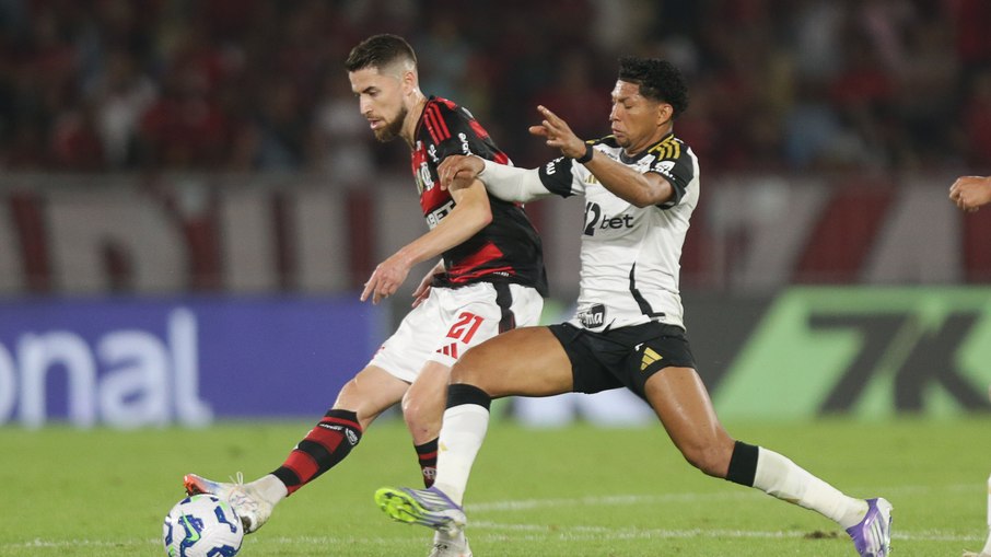 Jorginho, do Flamengo, e Rony, do Atlético-MG: Confronto da final da Copa do Brasil passada acontece nas oitavas em 2025 Jorginho, do Flamengo, e Rony, do Atlético-MG: Confronto da final da Copa do Brasil passada acontece nas oitavas em 2025