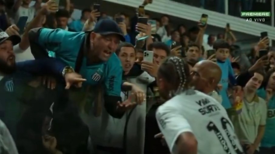 Neymar se irrita com torcedor em noite de nova derrota santista