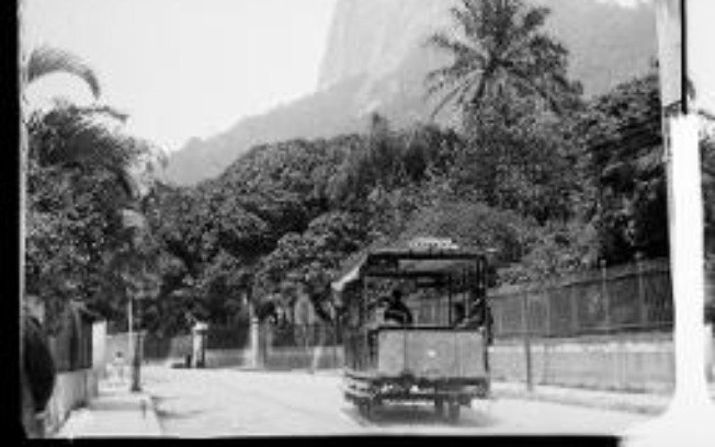 Bonde sentido Senador Vergueiro, em Botafogo.