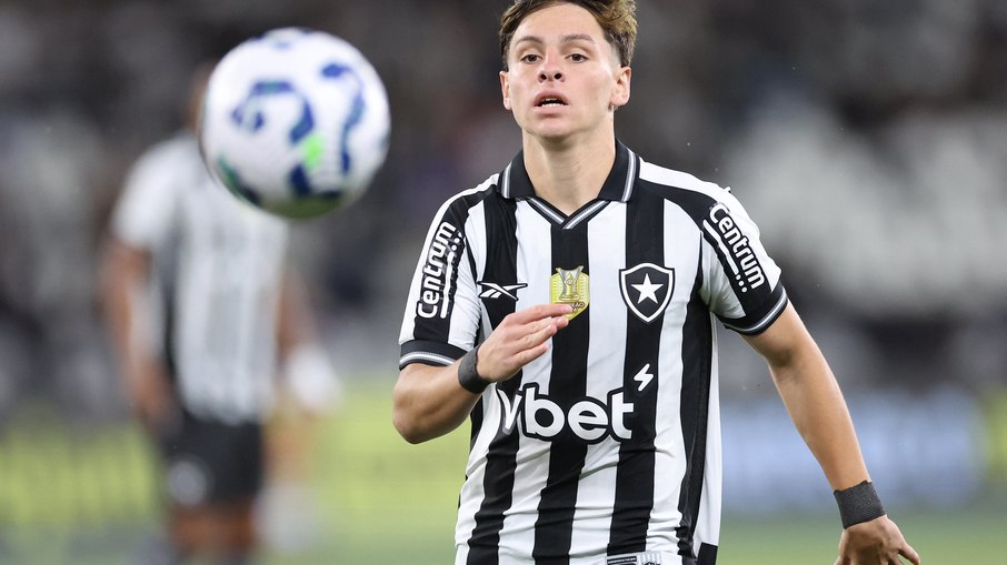 O argentino Álvaro Montoro foi um dos reforços do Botafogo na janela de meio de ano O argentino Álvaro Montoro foi um dos reforços do Botafogo na janela de meio de ano