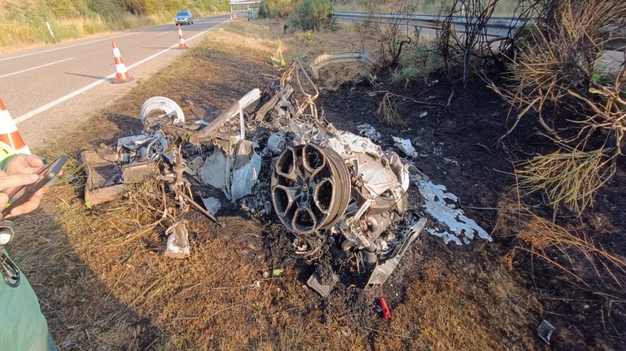 Lamborghini de Diogo Jota ficou completamente destruída Lamborghini de Diogo Jota ficou completamente destruída