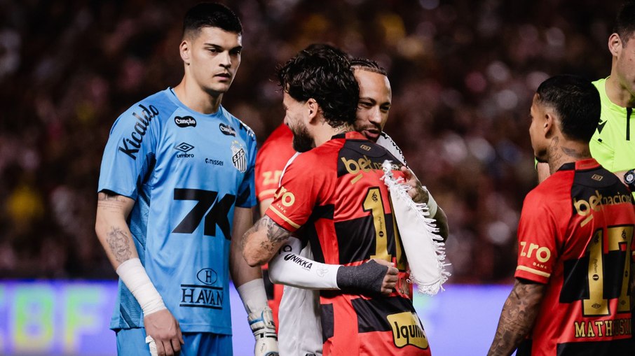 Neymar tenta, mas Lucas Lima é quem brilha e Sport vence o Santos Neymar tenta, mas Lucas Lima é quem brilha e Sport vence o Santos