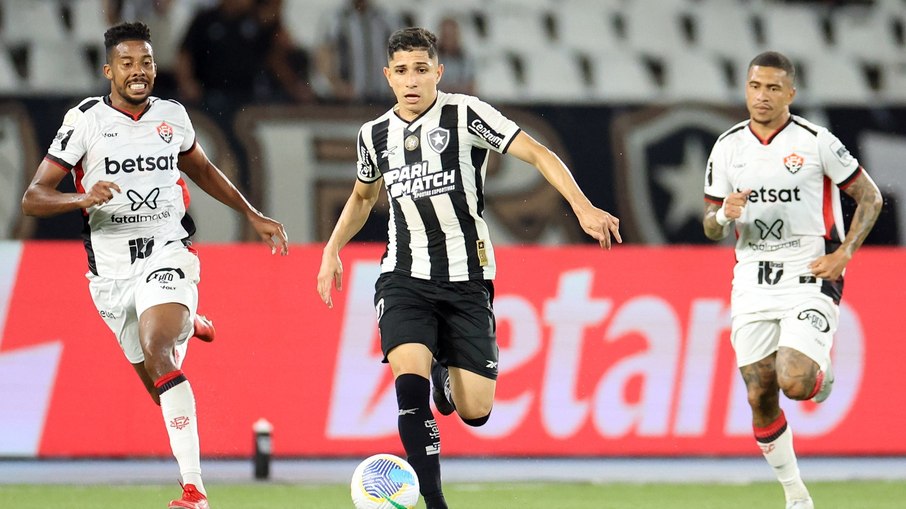 Botafogo e Vitória se enfrentam nesta quarta-feira pelo Brasileirão