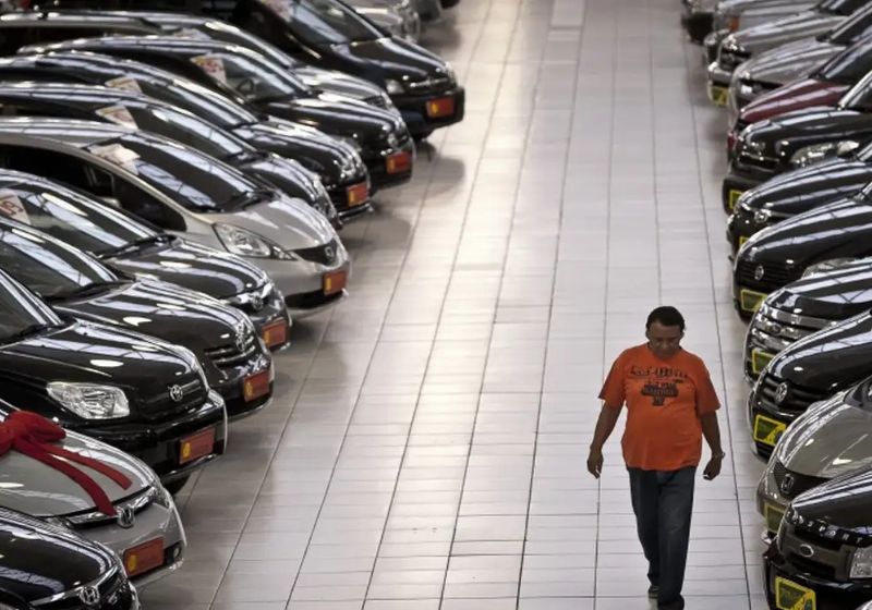 Carros ficam até R$ 20 mil mais baratos após IPI zero do governo; veja quais O IPI zero fez vários carros econômicos ficaram bem mais baratos nas concessionárias. - Foto: Marcelo Camargo/Agência Brasil