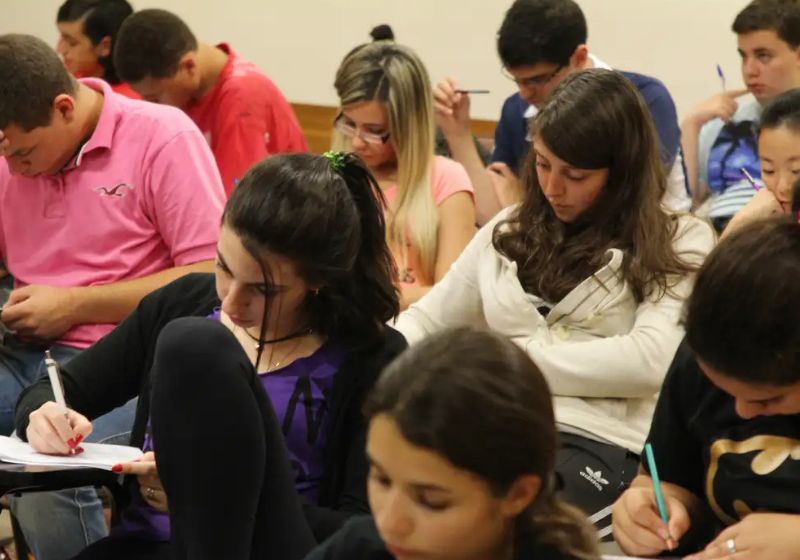 Mulheres terão 50% das vagas na 2ª fase do Enem dos concursos, afirma ministra O Enem dos concursos deste ano (CNU) terá metade das vagas da segunda fase destinadas a mulheres, que sofrem com a jornada tripla de trabalho. - Foto: Marcos Santos/USP Imagens
