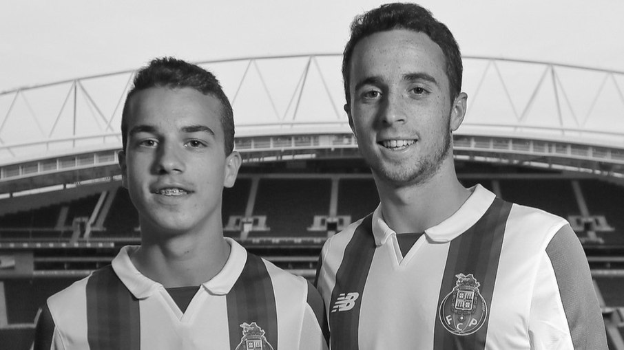 André Silva e Diogo Jota faleceram em um trágico acidente de carro na Espanha André Silva e Diogo Jota faleceram em um trágico acidente de carro na Espanha