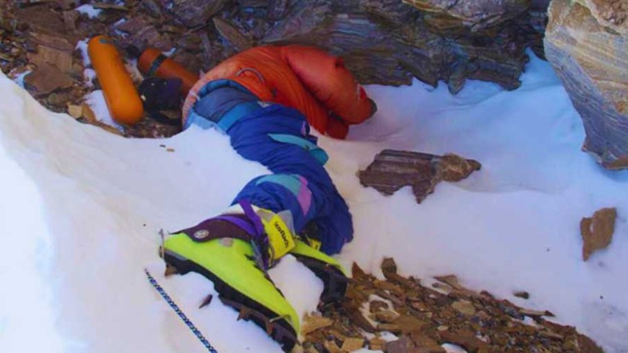 O marco macabro no Everest: a história de Green Boots O marco macabro no Everest: a história de Green Boots