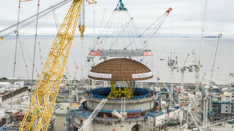 Big Carl pode levantar até 5.000 toneladas em um único içamento