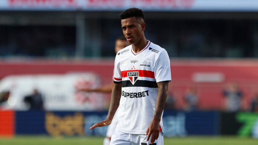 São Paulo renova com volante, mas titular absoluto pode sair São Paulo renova com volante, mas titular absoluto pode sair