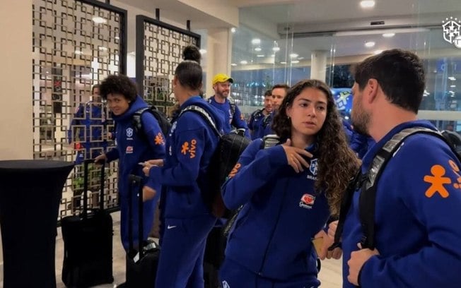 Seleção feminina desembarcou em Quito, no Equador, para a disputa da Copa América Seleção feminina desembarcou em Quito, no Equador, para a disputa da Copa América