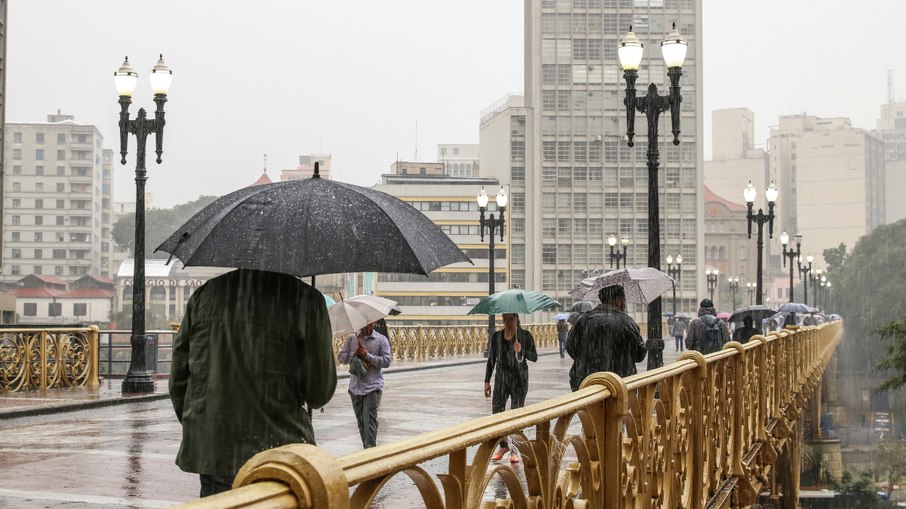 Chegada de frente fria muda tempo no país Chegada de frente fria muda tempo no país