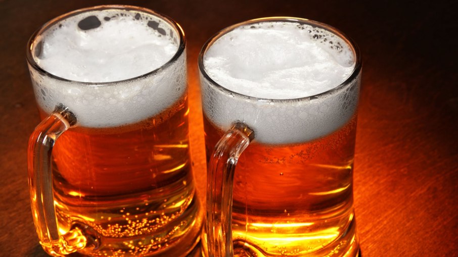 Bares dão cerveja grátis por vitória de brasileiros no Mundial Bares dão cerveja grátis por vitória de brasileiros no Mundial