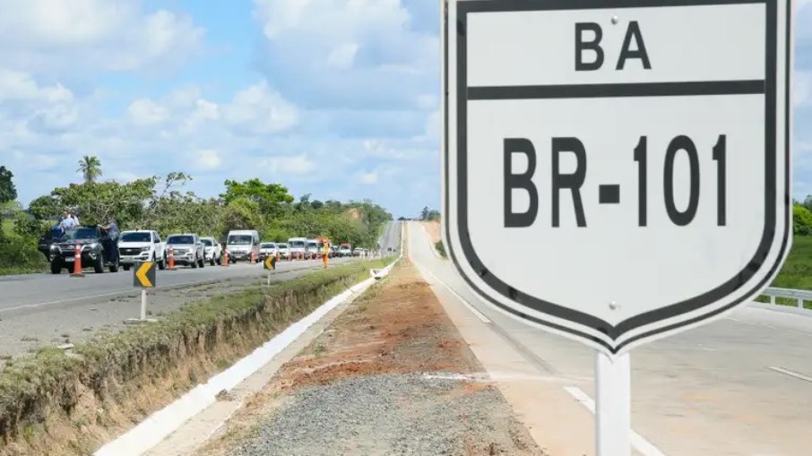 Sigla ''BR'' indica ser um trecho federal, seguida por três algarismos com significados distintos Sigla