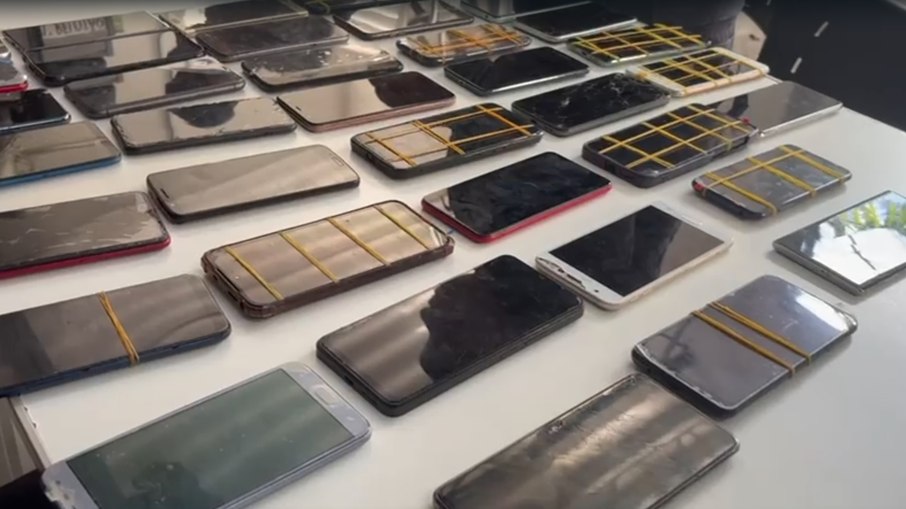 Celulares foram descobertos durante atendimento de suposta ocorrência de violência doméstica Celulares foram descobertos durante atendimento de suposta ocorrência de violência doméstica