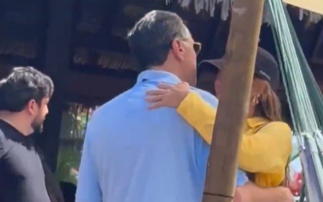 Nas imagens, Barroso aparece dançando samba com sua namorada, a procuradora da Fazenda Nacional, Rita Dias Nolasco Nas imagens, Barroso aparece dançando samba com sua namorada, a procuradora da Fazenda Nacional, Rita Dias Nolasco