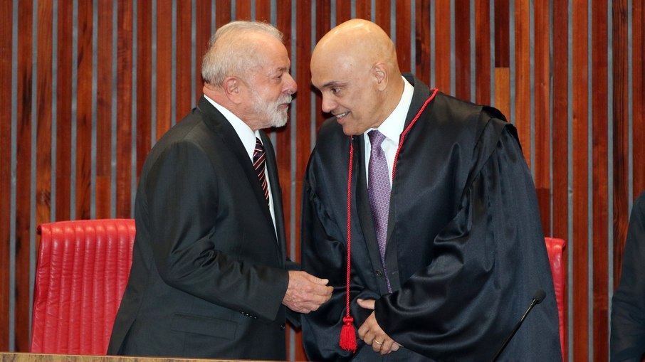 O presidente Lula afirmou que as medidas de Trump não vão interferir na democracia brasileira
