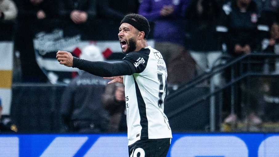 Dublador revela ironia de Memphis após gol: Dublador revela ironia de Memphis após gol: