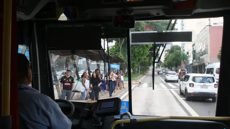 Mais de 600 veículos foram atacados nas últimas semanas na capital paulista Mais de 600 veículos foram atacados nas últimas semanas na capital paulista