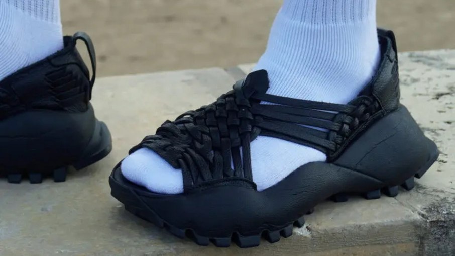 Modelo Oaxaca Slip-On, da Adidas, inspirado em sandálias tradicionais de Oaxaca Modelo Oaxaca Slip-On, da Adidas, inspirado em sandálias tradicionais de Oaxaca