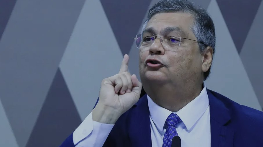 Flávio Dino: decisões judiciais e leis estrangeiras não podem produzir efeitos no país sem a prévia análise pela autoridade brasileira competente e sem a devida incorporação e concordância dos órgãos de soberania regrados pela Constituição 