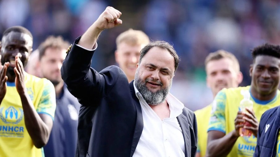 Evangelos Marinakis é proprietário do Nottingham Forest e próximo a John Textor, do Botafogo Evangelos Marinakis é proprietário do Nottingham Forest e próximo a John Textor, do Botafogo