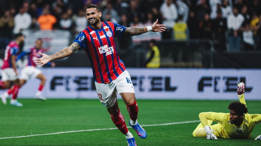 Em jogo movimentado e VAR protagonista, Bahia derrota Corinthians