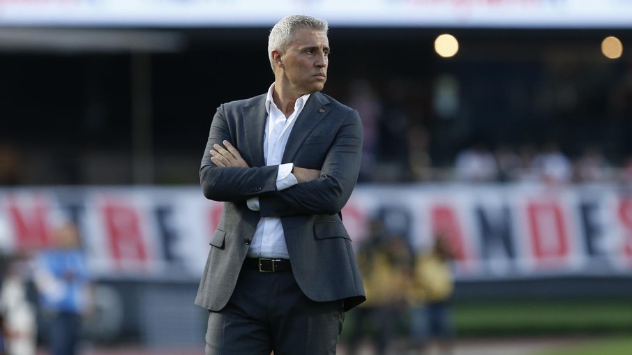 Crespo tem a missão de manter sequência no Brasileirão antes do jogo de volta da Libertadores Crespo tem a missão de manter sequência no Brasileirão antes do jogo de volta da Libertadores