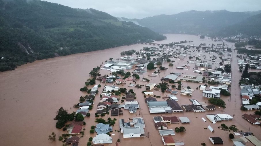 Tempestades no Rio Grande do Sul ainda devem piorar, indica previsão do tempo Tempestades no Rio Grande do Sul ainda devem piorar, indica previsão do tempo