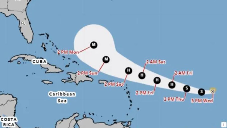 Meteorologistas indicam que a trajetória do Erin não deve atingir terra firme