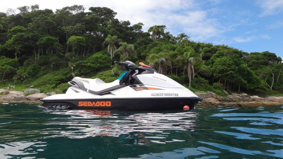 Pai morre em acidente de jetski com a filha