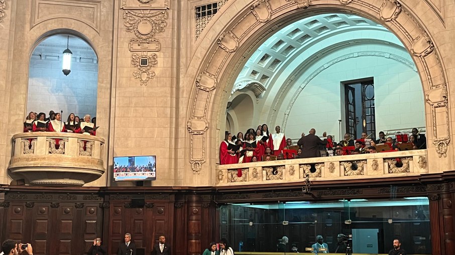 Sessão solene contou com a participação do coral e banda da Assembleia de Deus Ministério Madureira