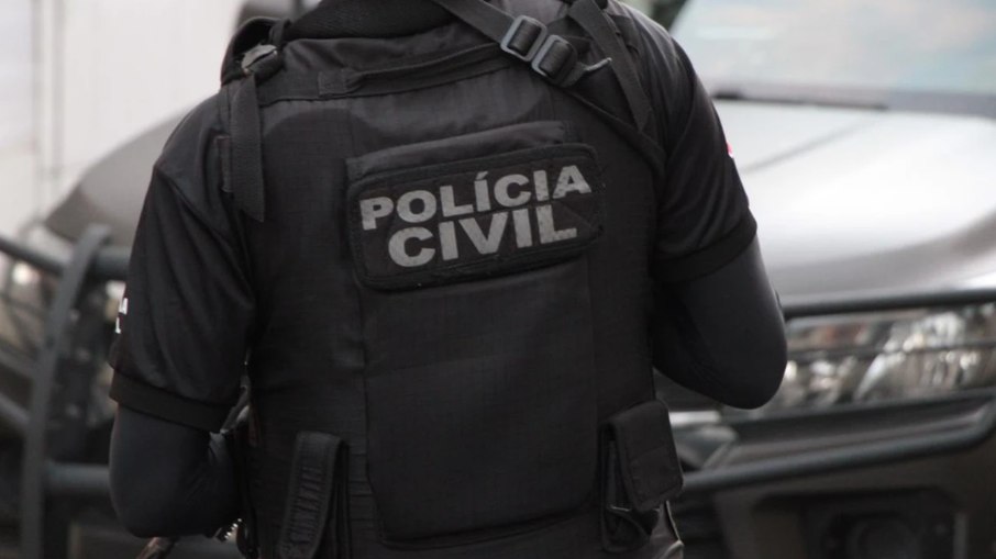 A Polícia Civil cumpriu mandado de busca e apreensão