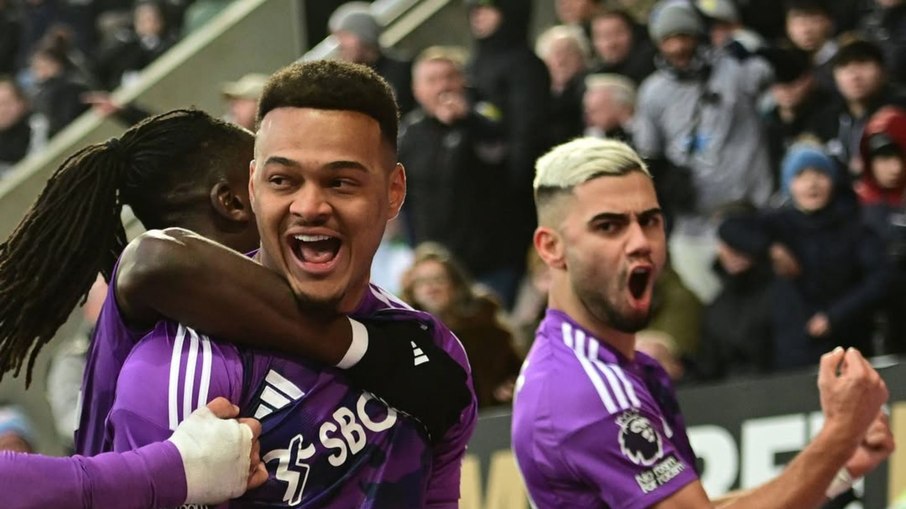 Muniz tem lances de destaque no Fulham Muniz tem lances de destaque no Fulham