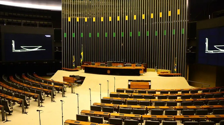 Proposta ainda precisa passar pelo plenário da Câmara dos Deputados