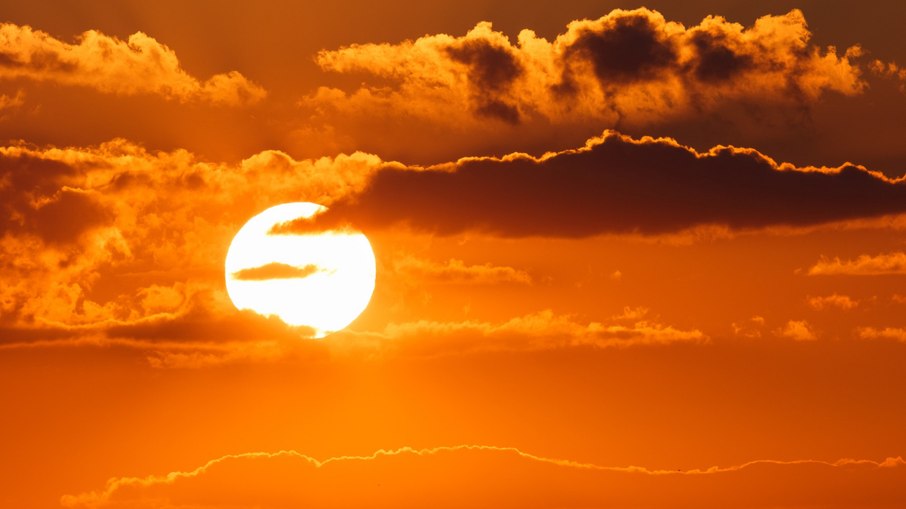 Sol e calor causam risco de queimadas