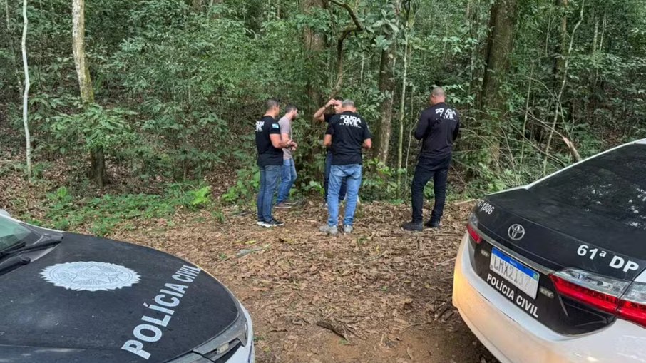 Motorista foi encontrado morto em área de mata